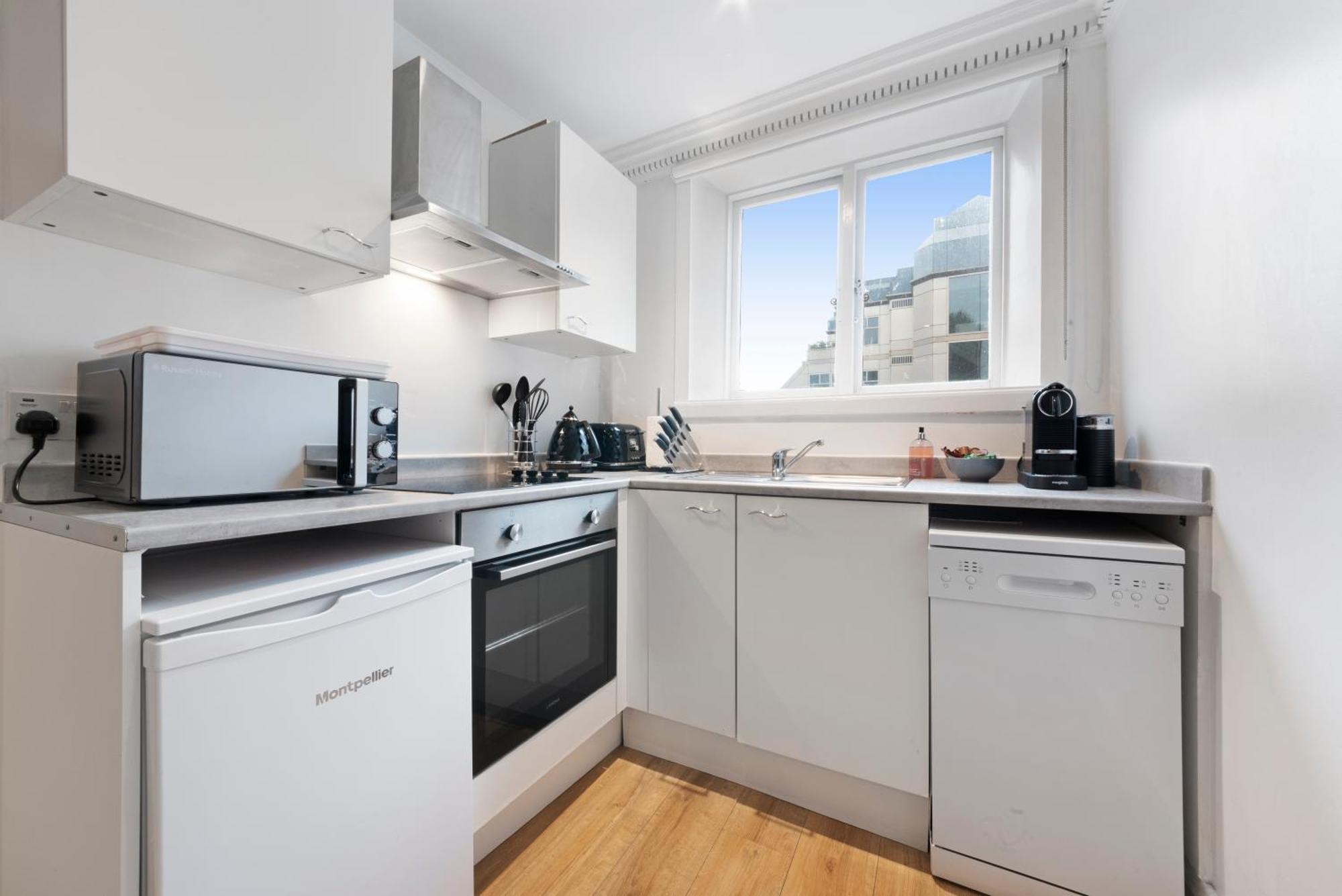 2 Bed Piccadilly Apartment 4 Лондон Экстерьер фото