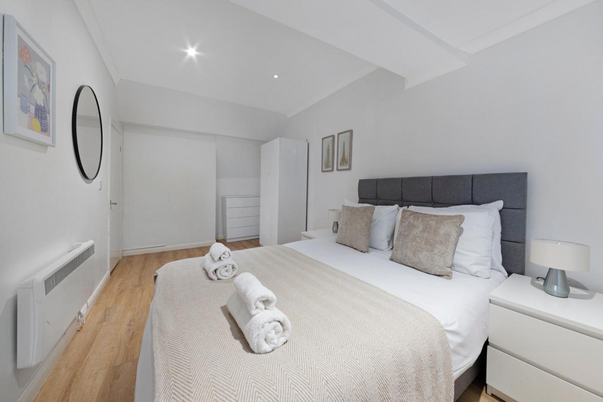 2 Bed Piccadilly Apartment 4 Лондон Экстерьер фото